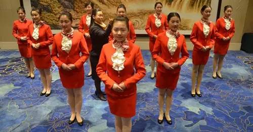 餐飲服務禮儀培訓大全 提升專業服務素養